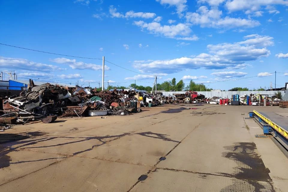 Утечка произошла на территории компании по приему металлолома. Фото: vk.com/aocc29