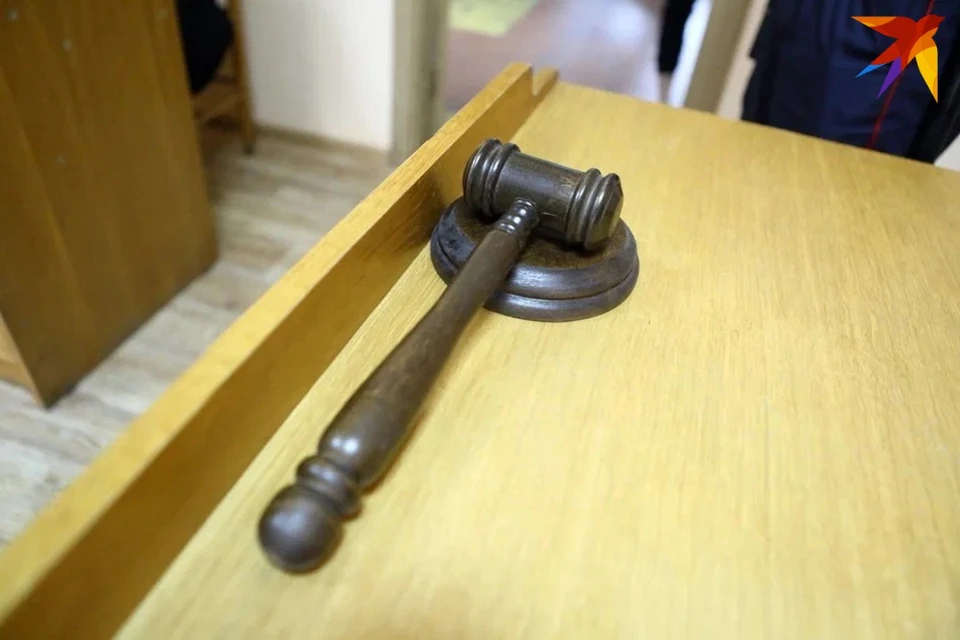 Суд дал 2 месяца ареста 24-летнему минчанину, который справил нужду на монумент в центре Минска. Снимок носит иллюстративный характер.
