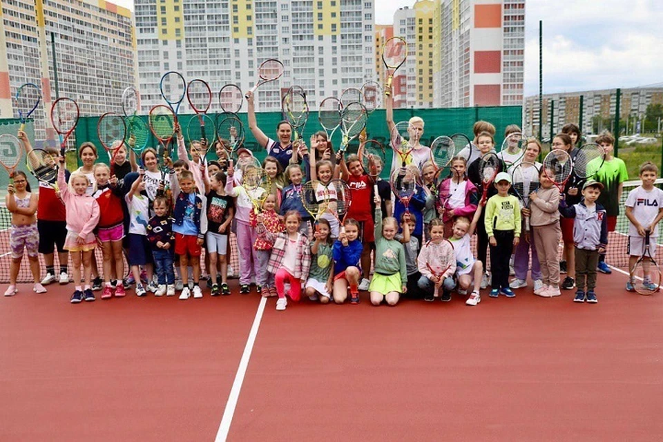 Знаменитая теннисистка Надежда Петрова и дети. Кемерово, мастер-класс.