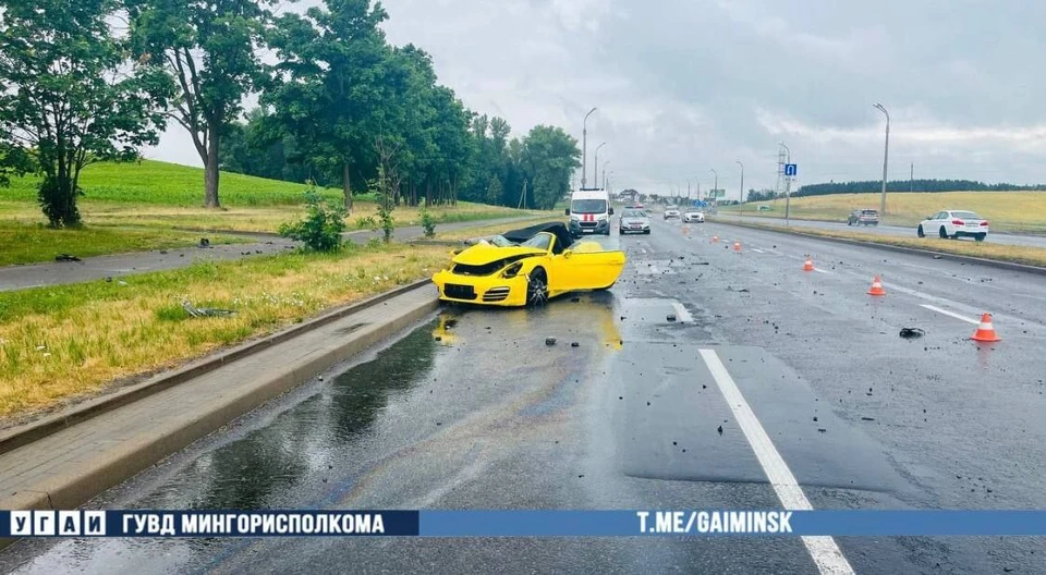 В Минске водитель Porsche попал в ДТП. Фото: телеграм-канал УГАИ ГУВД Мингорисполкома