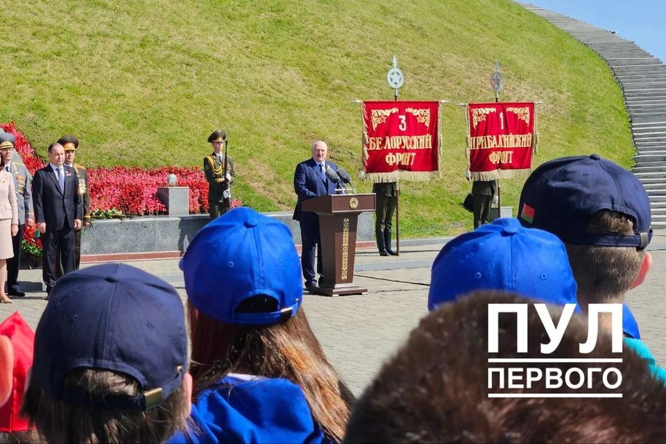 Лукашенко сказал, что только вместе белорусы смогут быть свободными и независимыми. Фото: телеграм-канал «Пул Первого».