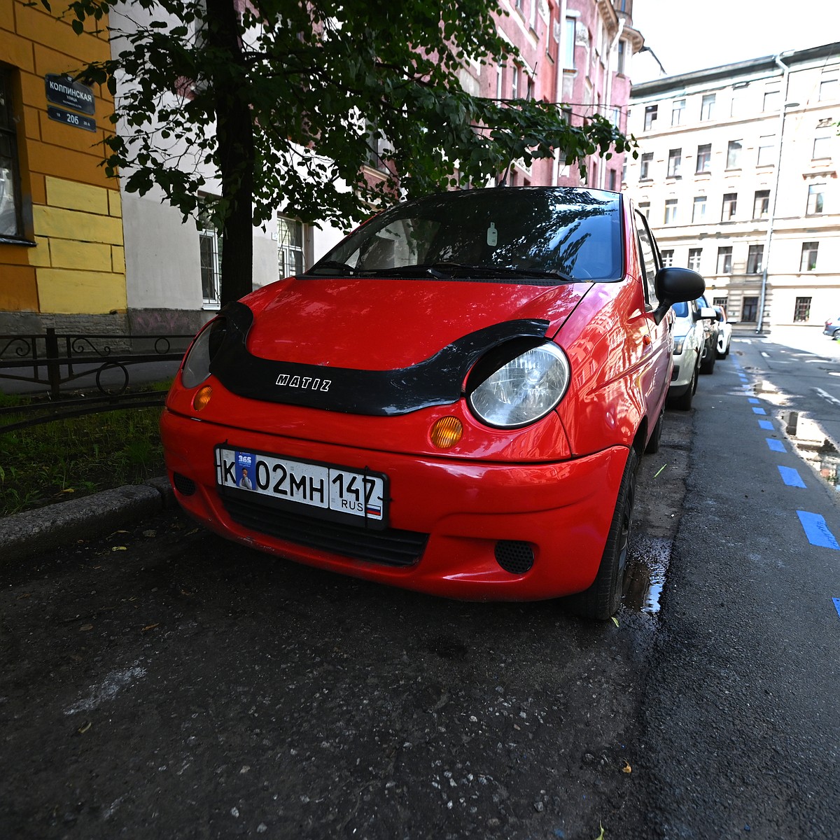 На Петроградке за один день нашли 16 нарушений платной парковки - KP.RU