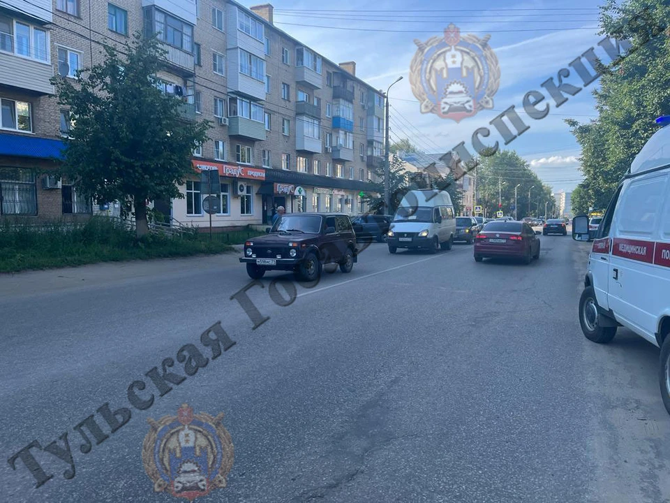 В Узловой на улице 14 Декабря автомобиль «ВАЗ» сбил 9-летнюю девочку