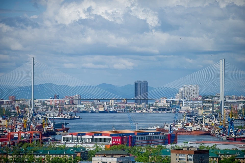 Во Владивостоке температура воздуха +21...+23°C, в пригороде до +26°C.