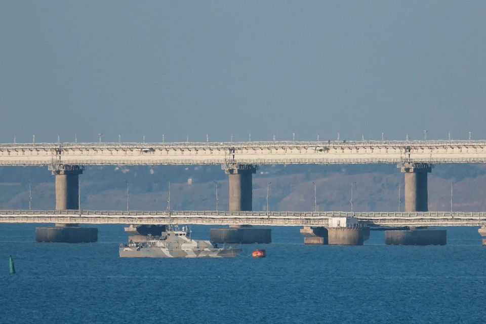 Атака на мост через Керченский пролив была совершена в 3:05 по местному времени