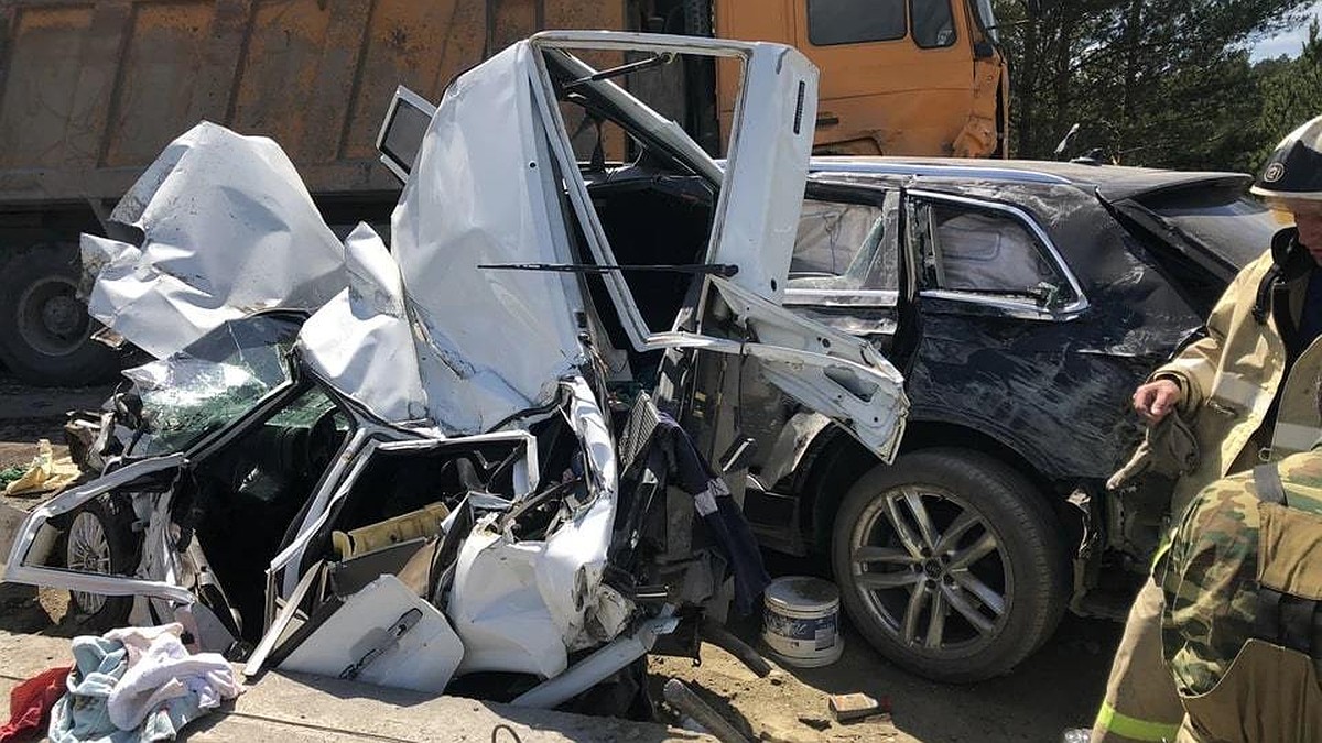 Водителя самосвала, смявшего пять легковушек в Челябинской области,  отправят в колонию - KP.RU