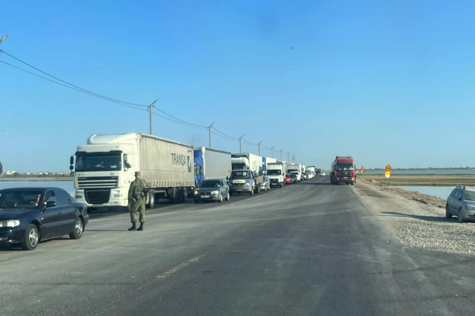 Волонтеры и автоинспекторы готовы помогать людям, которым понадобится помощь Фото: ТГ https://t.me/tsurkin