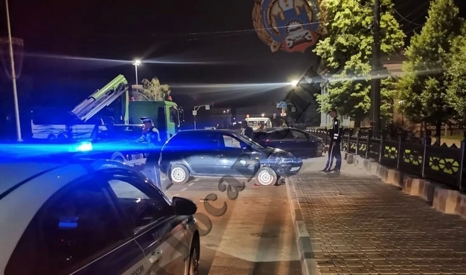В Туле на улице Калина автомобиль Lada врезался в припаркованную легковушку
