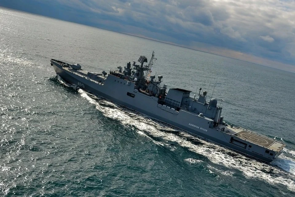 В Британии сочли учения России в Черном море предупреждением Путина Зеленскому