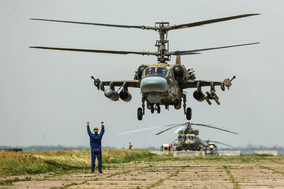 Разведовательно-ударный вертолет Ка-52 "Аллигатор" во время боевой работы на Запорожском направлении СВО. Фото: Александр Полегенько/ТАСС