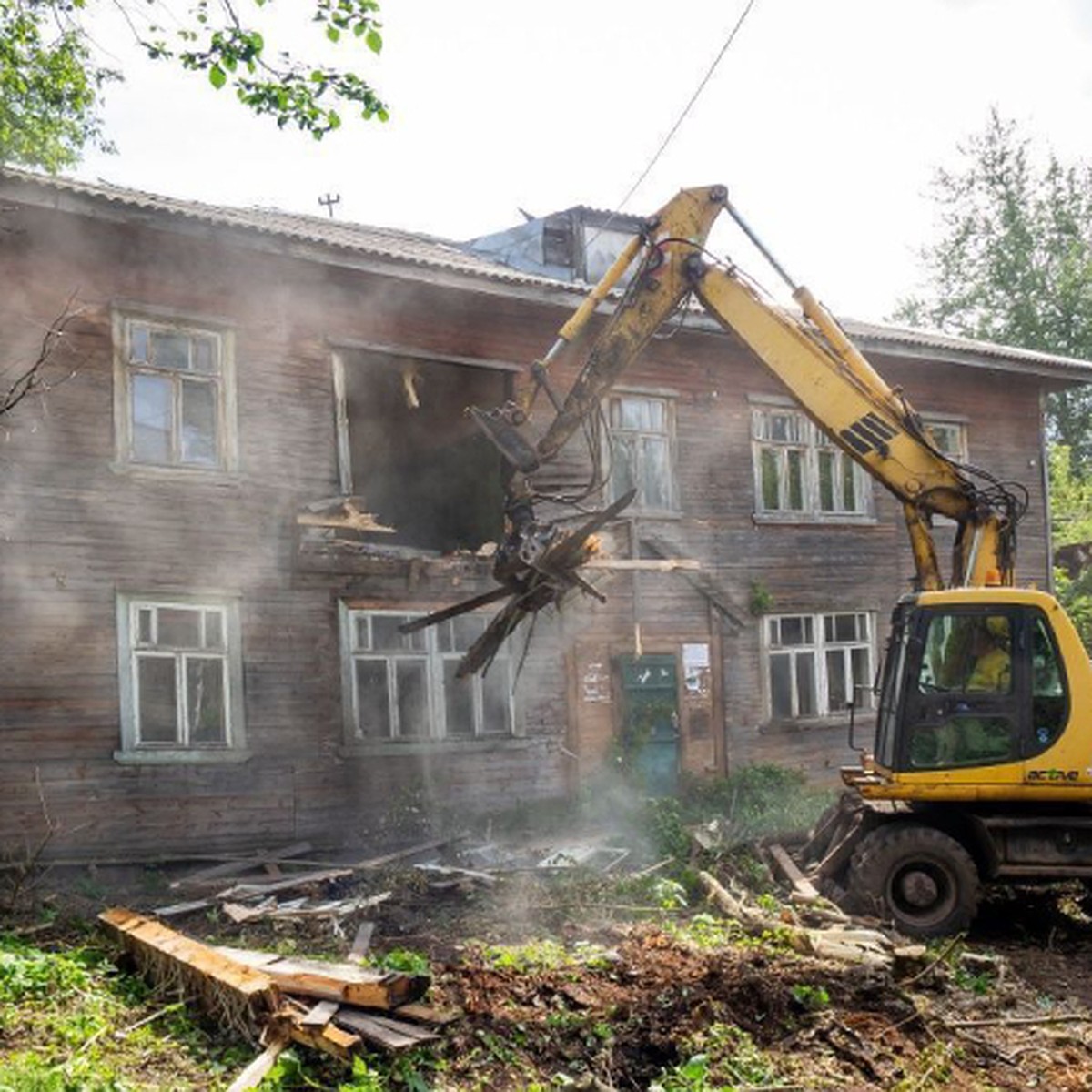 В Кирове прокуратура добилась признания жилого дома аварийным - KP.RU