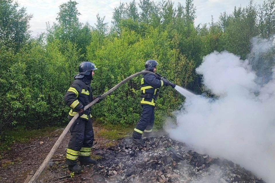 Огонь полностью уничтожил дом [снимок носит иллюстративный характер]. Фото: vk.com/murman01