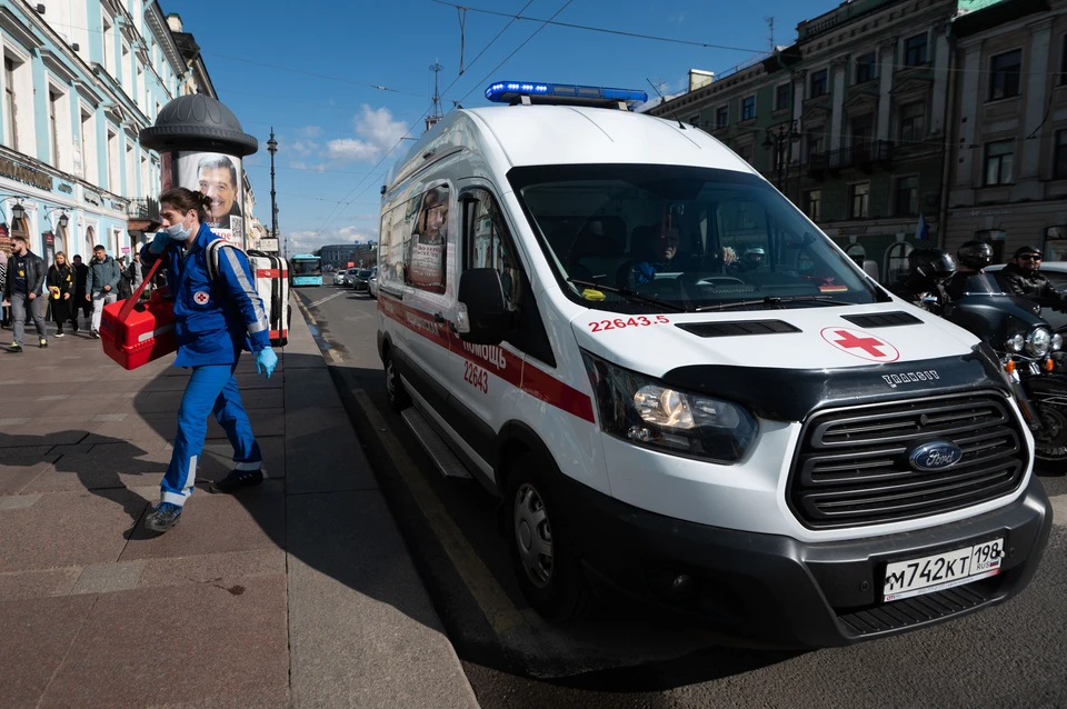 Ребенка с ожогами отвезли в больницу.