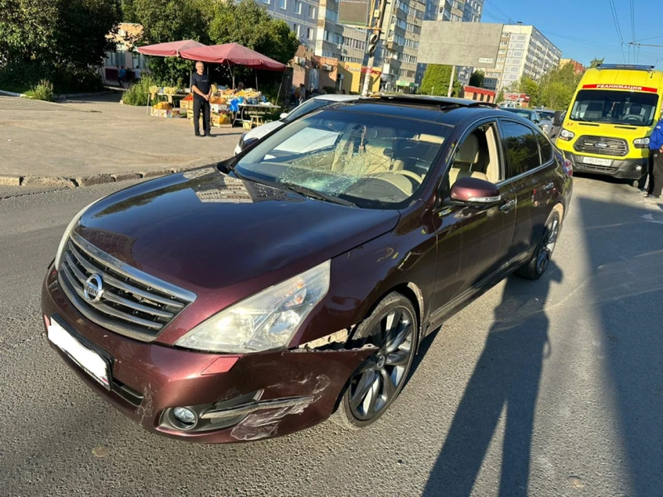 Nissan сбил 20-летнего велосипедиста на улице Новоселов в Рязани. Фото: 62.мвд.рф