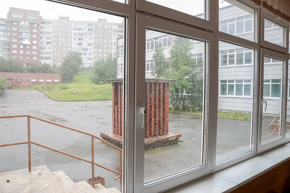 Окна уже обновили в школе № 49, гимназиях №№ 3, 9, 1. Фото: Администрация города Мурманска