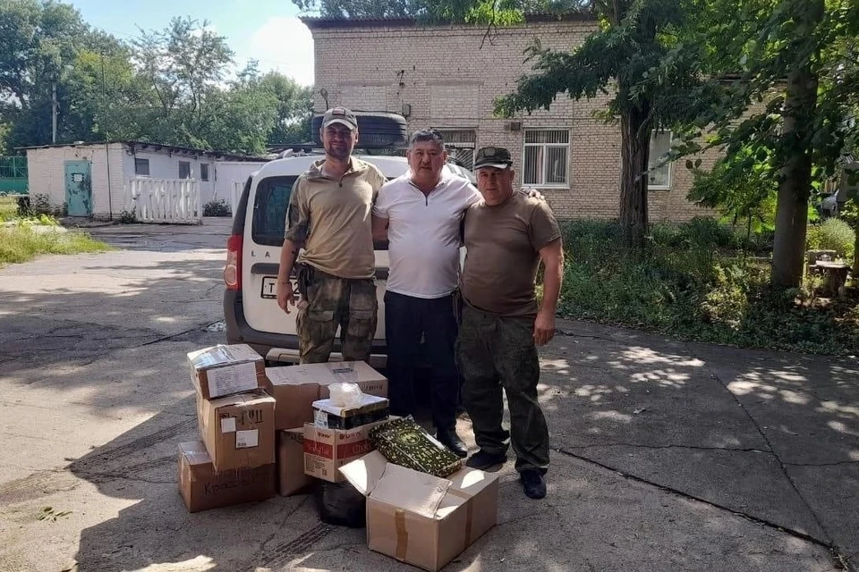 Мужчина отвез землякам гуманитарную помощь. Фото: страница Василия Саулина