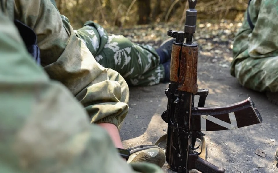 С помощью переданной техники военнослужащие оборудуют пункт разведки. Фото: ДАН