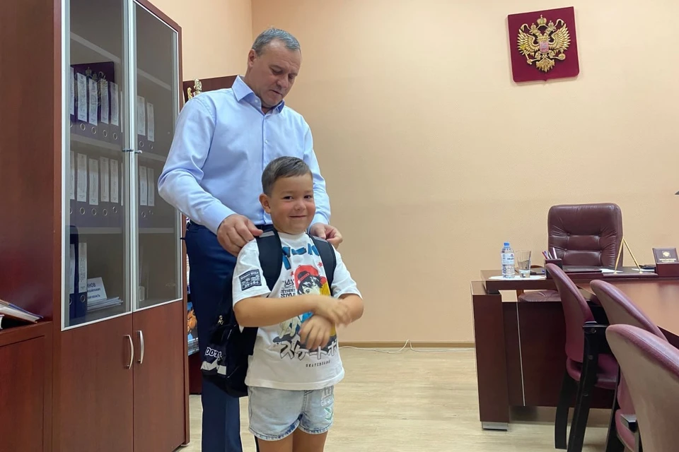 В области продолжают реализовывать благотворительную акцию «Собери ребенка в школу».