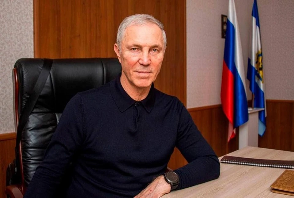 Владимир Сальдо выразил благодарность летчикам за службу. Фото: телеграм-канал Владимира Сальдо.