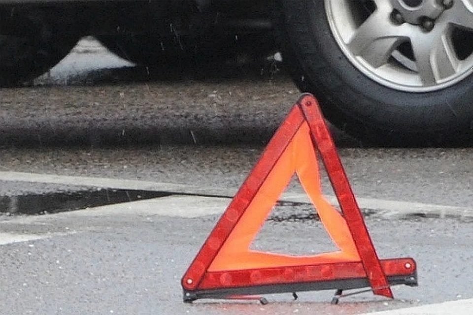 В результате аварии водитель мопеда получил несовместимые с жизнью травмы.
