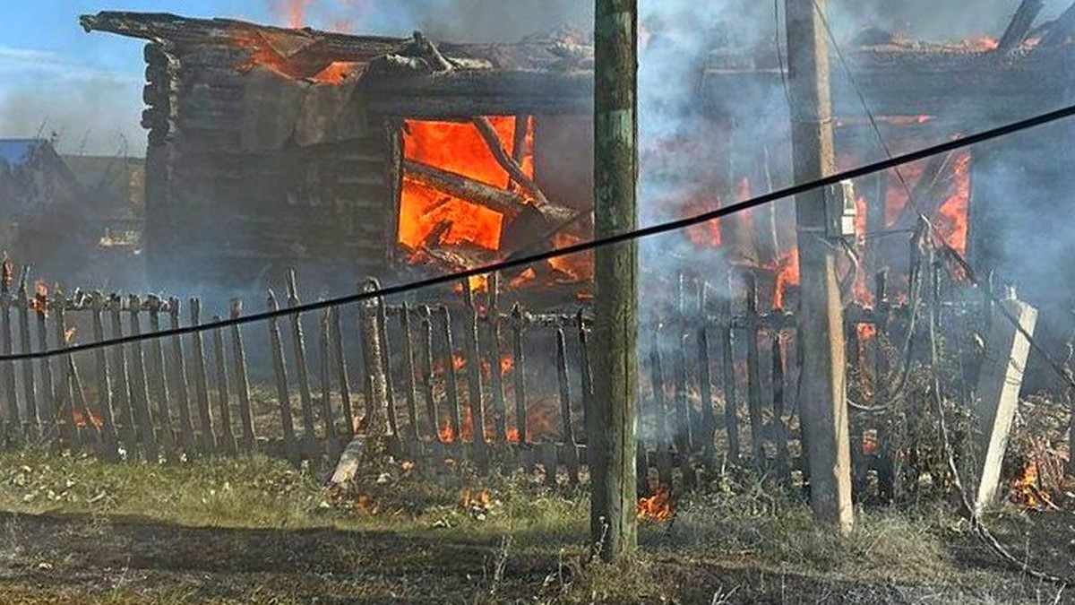 В селе Верхний Изяк в жилом доме заживо сгорел мужчина - KP.RU