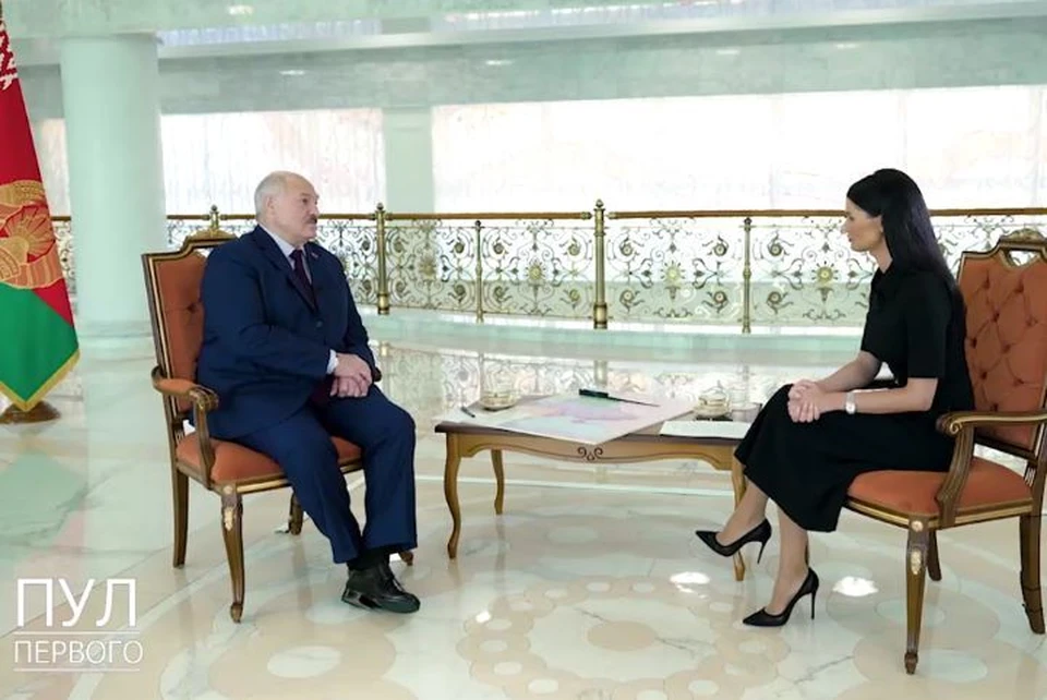 Александр Лукашенко дал интервью украинской журналистке Диане Панченко. Фото: стоп-кадр видео телеграм-канала «Пул Первого»