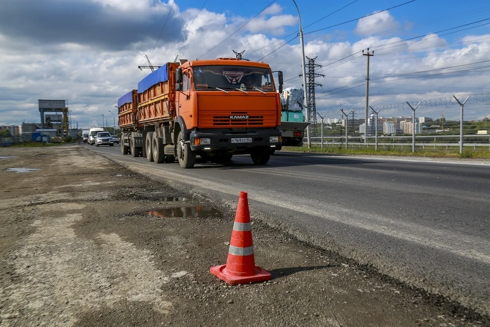 В Новосибирске почти завершили ремонт дороги на дамбе. Фото: мэрия Новосибирск.
