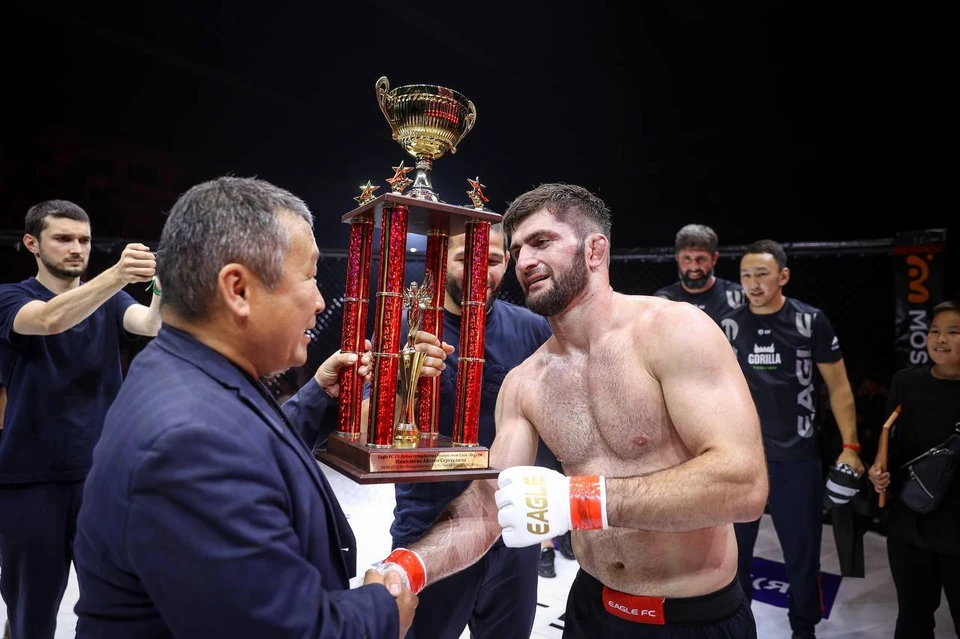 Обладателем чемпионского пояса лиги стал Узаир Абдураков из Томпонского района. Фото: Андрей СОРОКИН