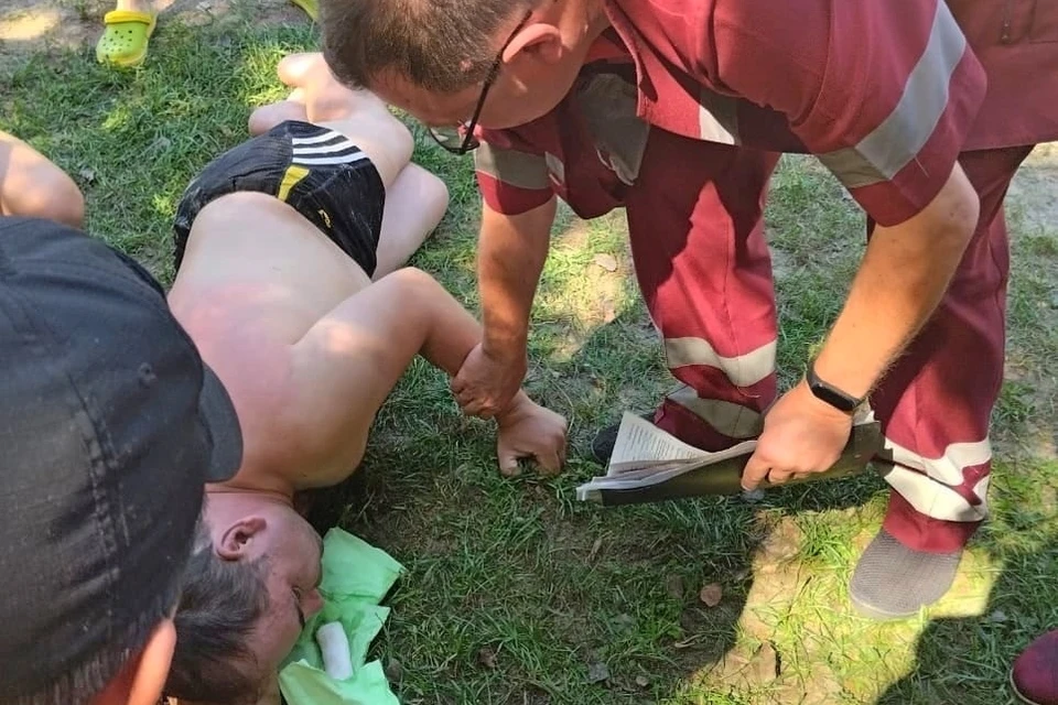 Команда специалистов в течение 40 минут реанимировала пострадавшего Фото: vk.com/dr.arakhmatullin