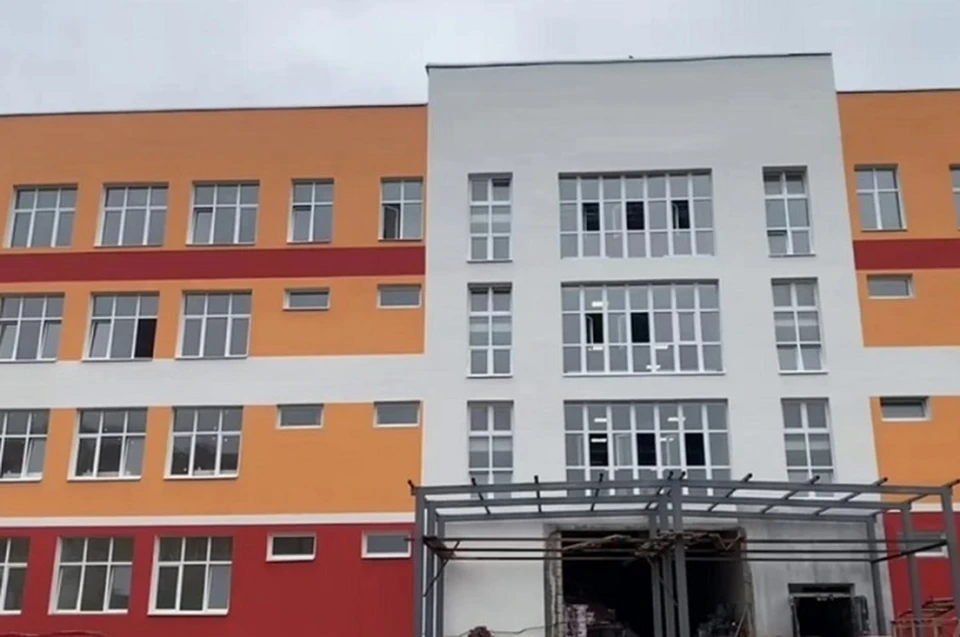Школу на улице Пашуковской в Ярославле сдадут к концу этого года.