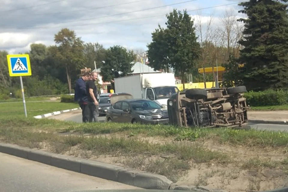 ДТП на Октябрьском проспекте в Твери Фото: Евгений Трофимов