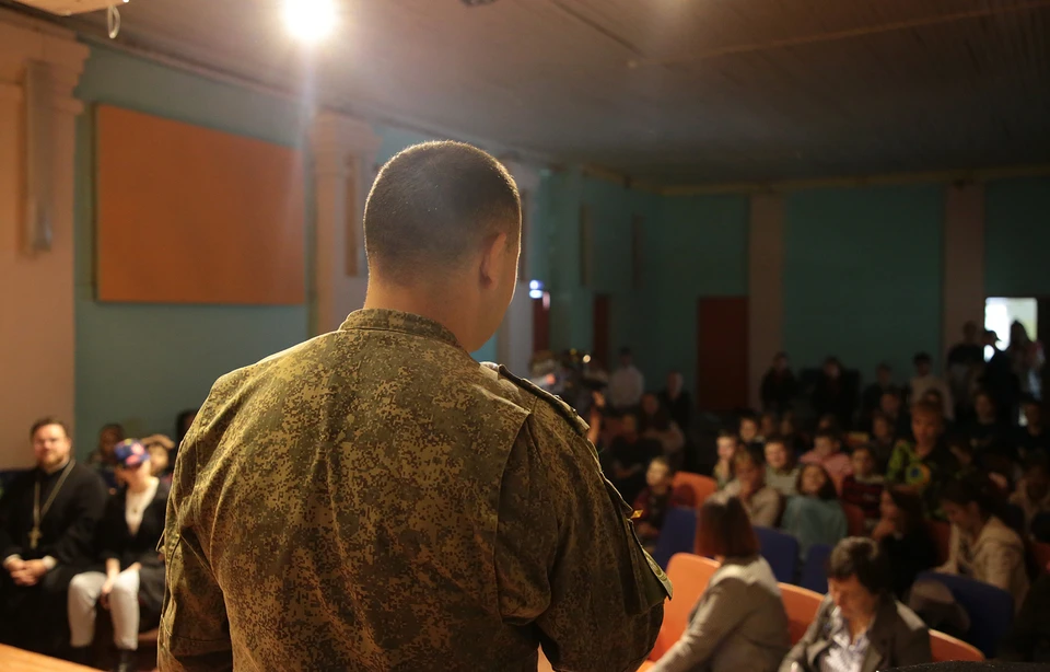 Участники СВО встретились с подопечными лагеря "Ромашка" в Тверской области