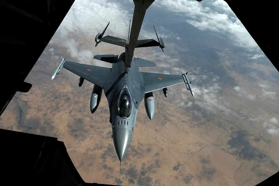 F-16 поднялись в воздух из-за нарушения воздушного пространства рядом с Байденом