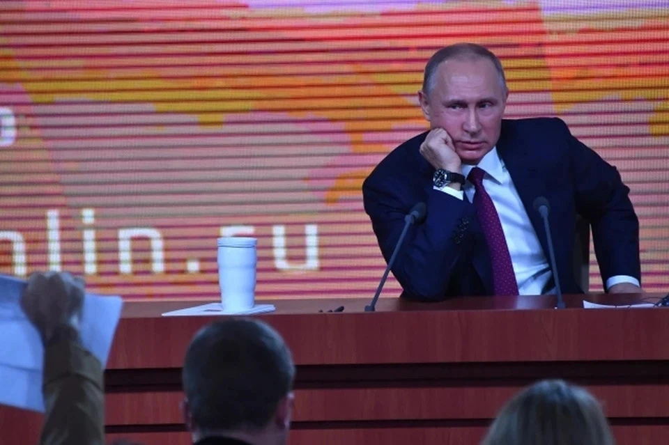 Президент Владимир Владимирович Путин подписал Указ о награждении двух жителей Оренбурга государственными наградами.