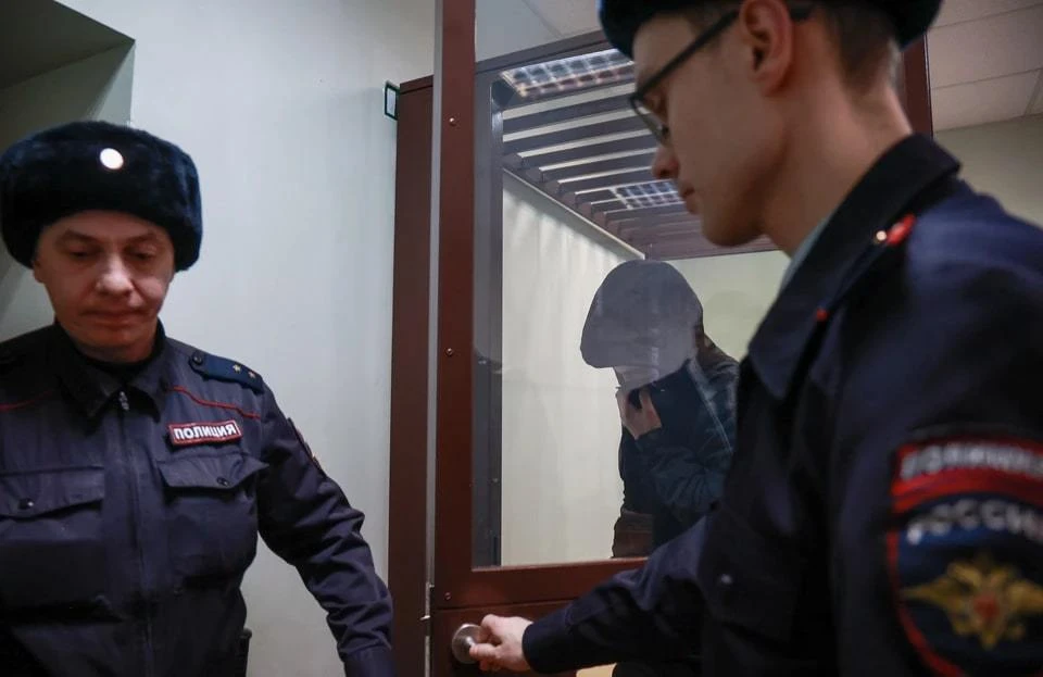 Только один из обвиняемых - совершеннолетний. Фото из зала суда.