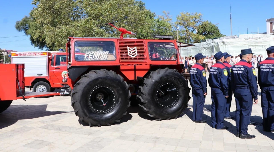 Снегоболотоход «Феникс» передали на вооружение в краевую пожарную часть. Фото: t.me/mingochskk