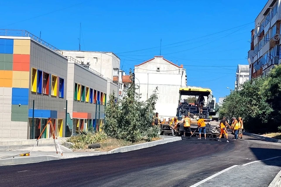 Укладка асфальтобетонного покрытия