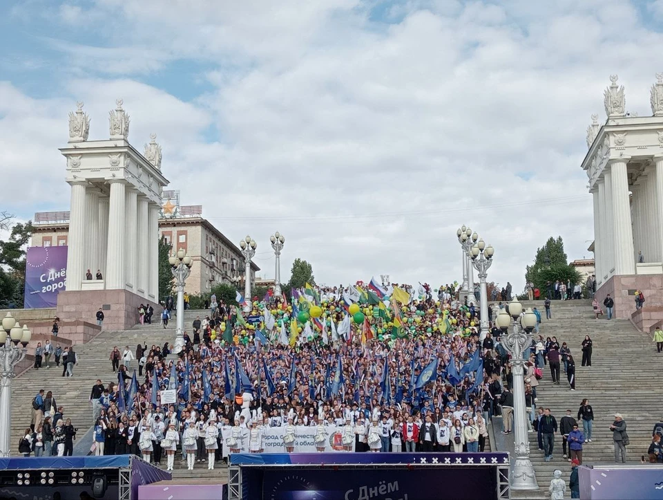 Парад студентов в Волгограде 2023.