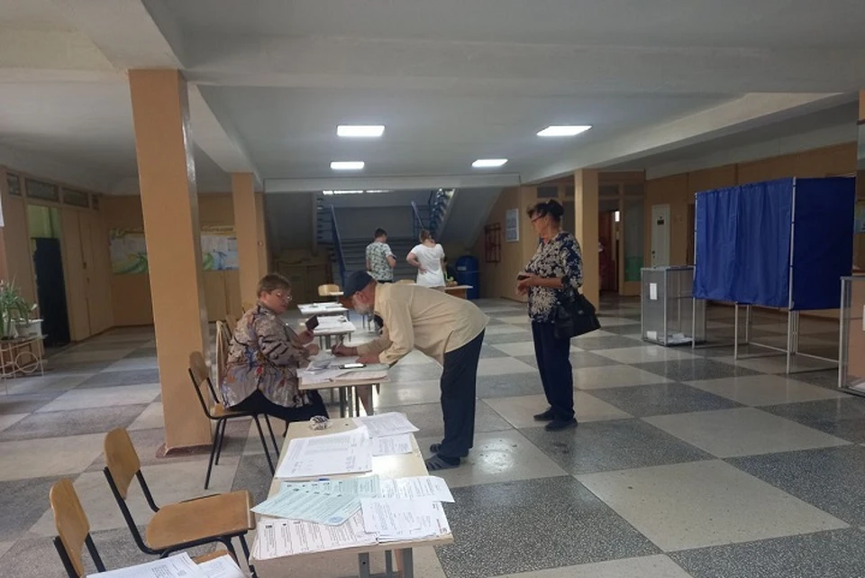 В ЛНР стартовал второй день голосования