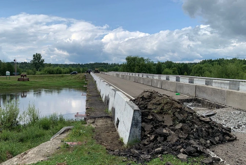 Ремонт моста через реку Тагна в Заларинском районе завершен на 50%