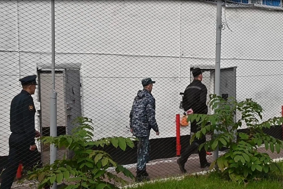 В Новосибирске заключенный скинхед показывал осужденным нацистскую символику. Фото: ГУФСИН НСО.