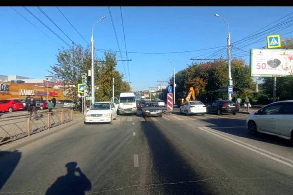В Иркутске в ДТП с маршруткой пострадали два человека