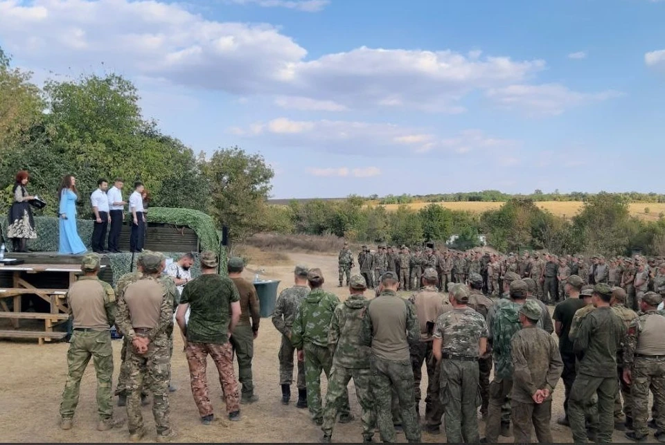 Артистов в поездке сопровождала министр культуры области Евгения Шевченко