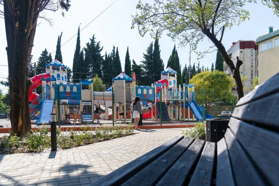 Площадку для отдыха благоустроили на улице Калараша в Сочи Фото: t.me/AlekseiKopaigorodskii