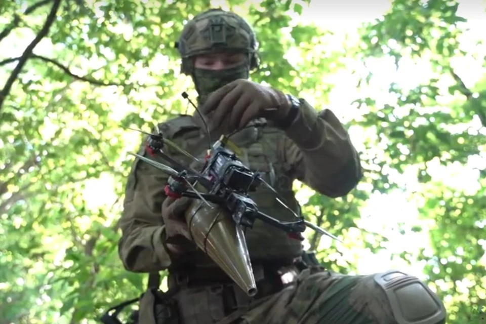 Бпла специального назначения. Операторов бпла отправили на штурм. Оператор бпла. 924 межвидовой центр беспилотных летательных аппаратов. Дроны с огнестрельным оружием.