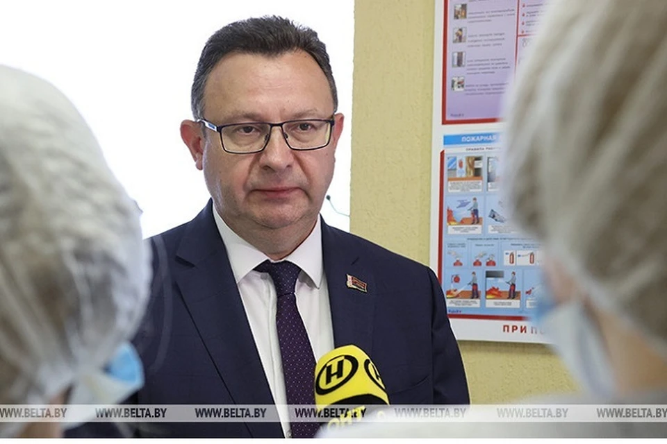 Пиневич сказал обеспечить белорусов платными вакцинами, как они хотят. Фото: архив БелТА.