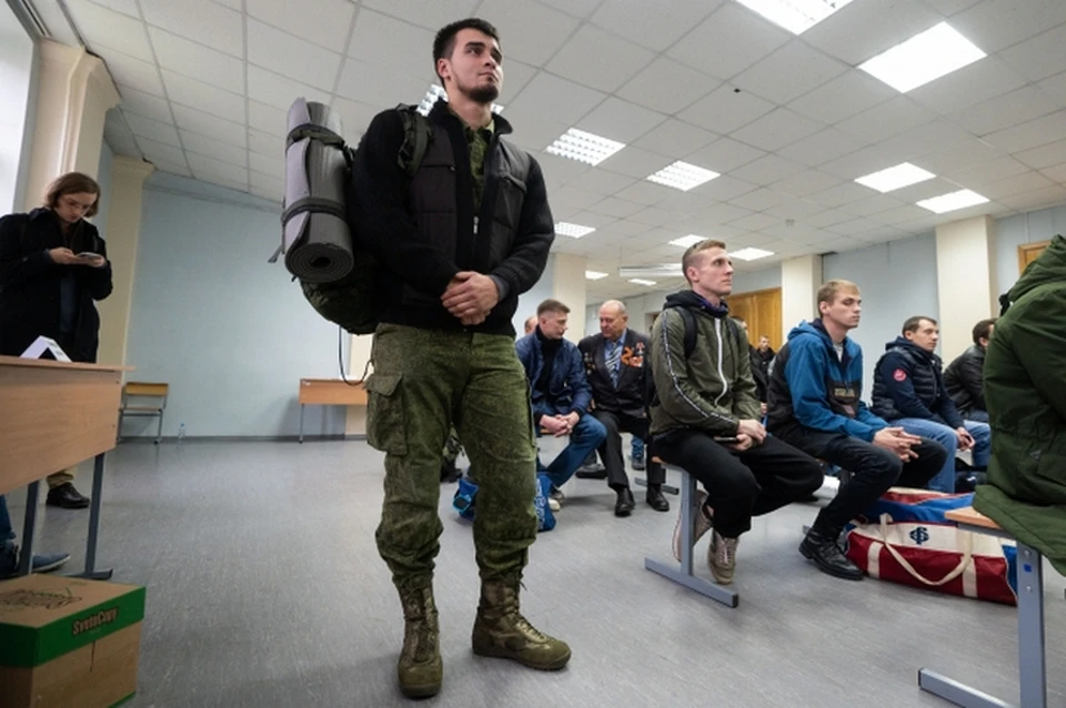 Мужчин призывного возраста в Уфе просят явиться в военкоматы для