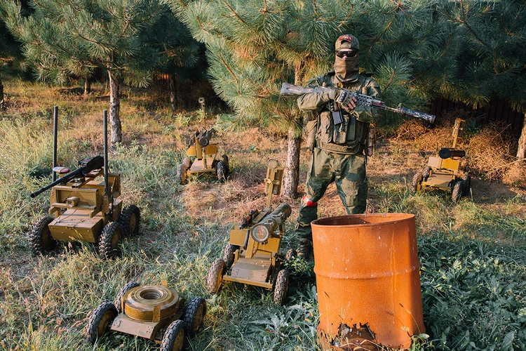 Мини-Град и движущееся минное поле: На помощь бойцам СВО пришли боевые роботы