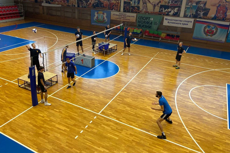 Волейболисты готовятся к первому выезду в рамках чемпионата России