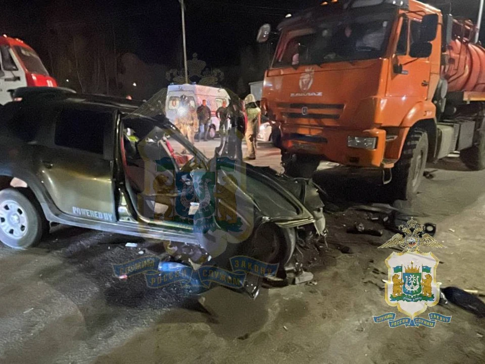 В Пыть-Яхе в ДТП с КАМАЗом погиб водитель «Рено Дастера». Фото: Госавтоинспекция Югры